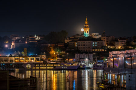 Belgrad Nacht Skyline 3
