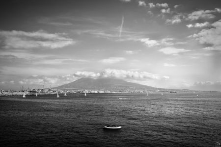 Neapel Vesus Meer Boot